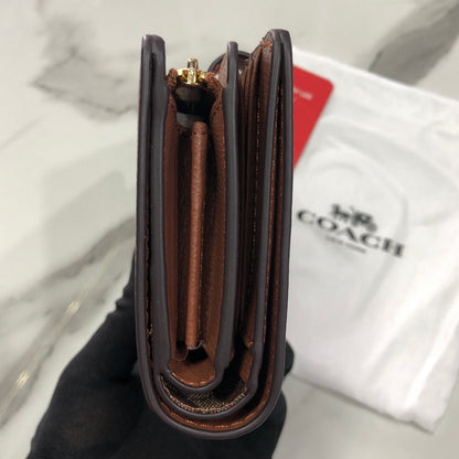 Coach Women's Medium Corner Zip Wallet