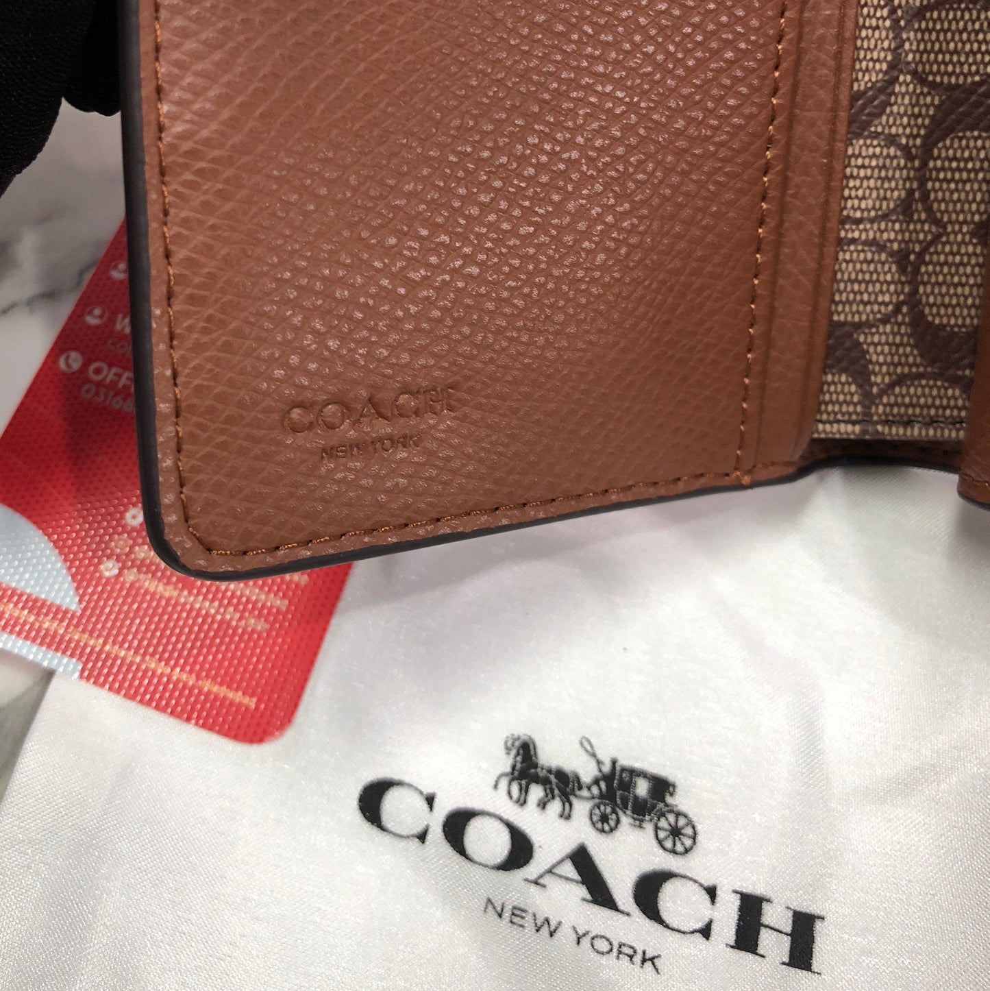 Coach Women's Medium Corner Zip Wallet