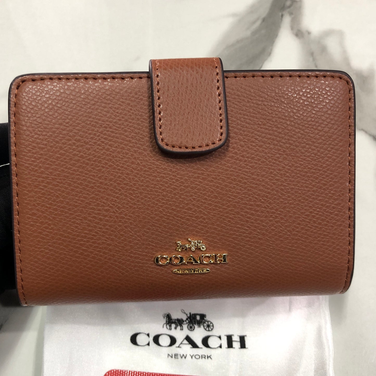 Coach Women's Medium Corner Zip Wallet