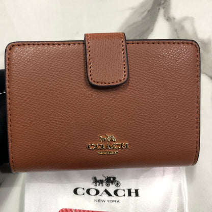 Coach Women's Medium Corner Zip Wallet