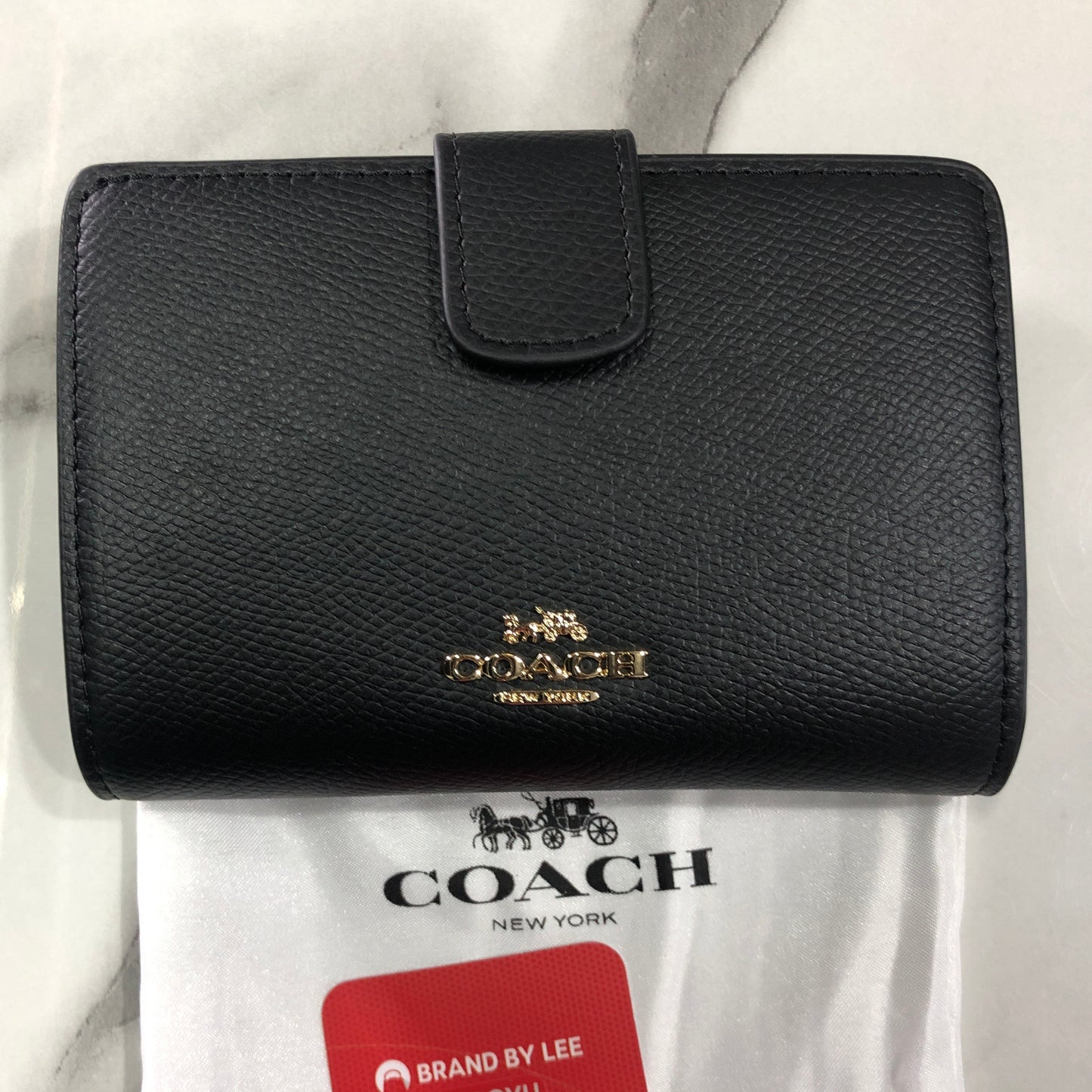 Coach Women's Medium Corner Zip Wallet