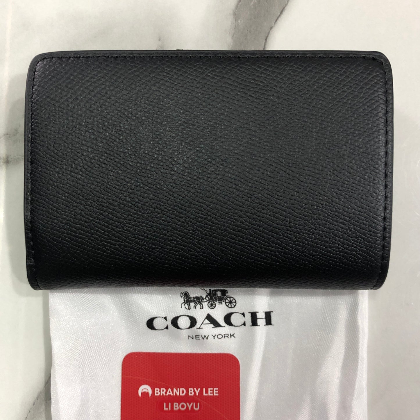 Coach Women's Medium Corner Zip Wallet