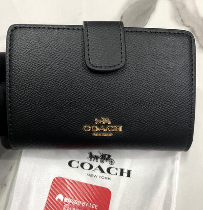 Coach Women's Medium Corner Zip Wallet