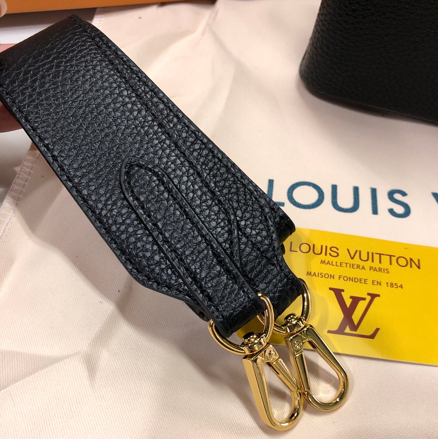 Louis Vuitton Capucines BB