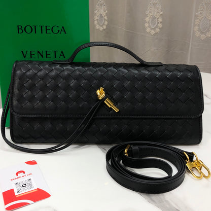 Bottega Veneta Andiamo clutch