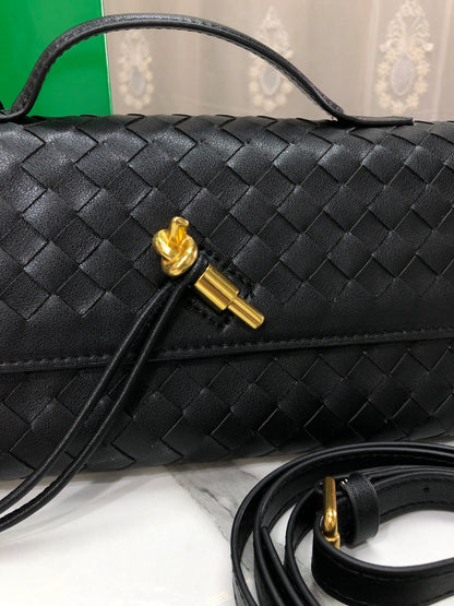 Bottega Veneta Andiamo clutch