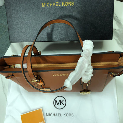Michael Kors Voyager Tote Bag