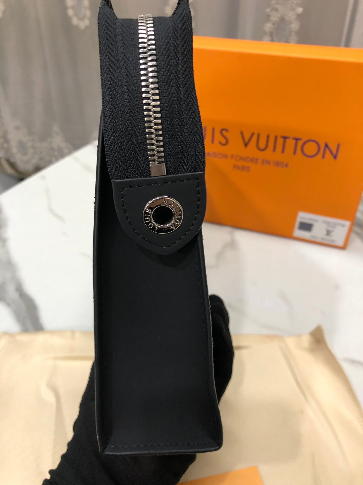 Louis Vuitton Pochette Voyage MM