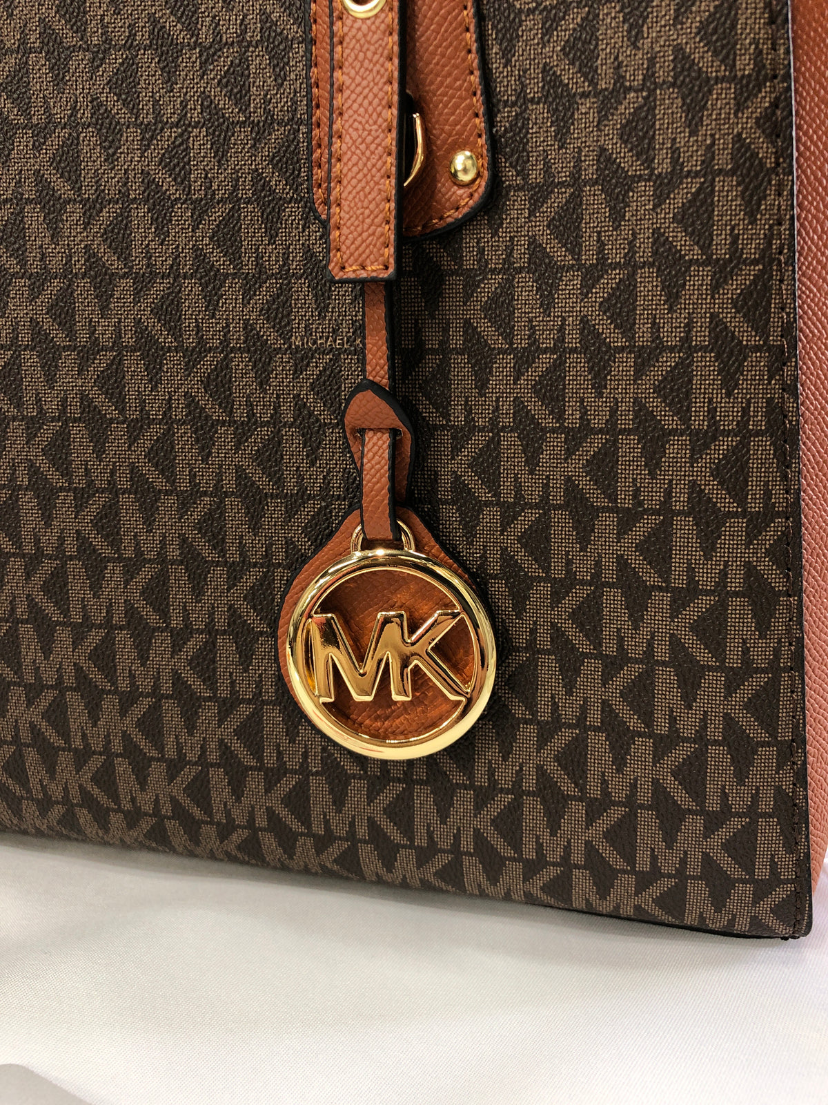 Michael Kors Voyager Tote Bag