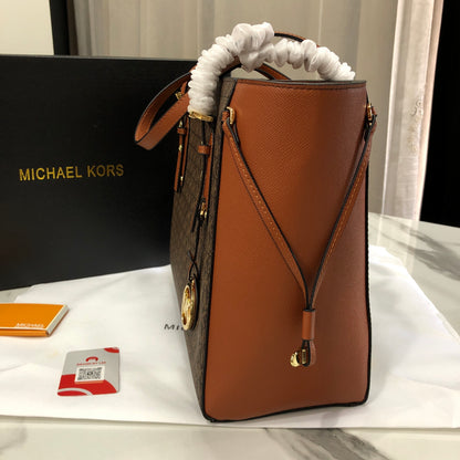 Michael Kors Voyager Tote Bag