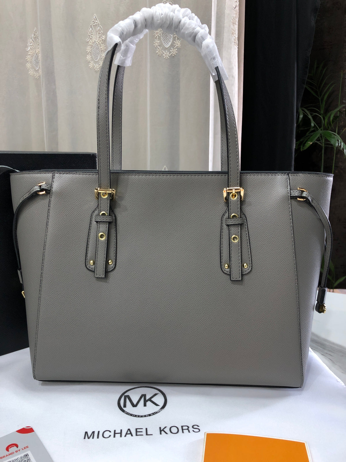 Michael Kors Voyager Tote Bag