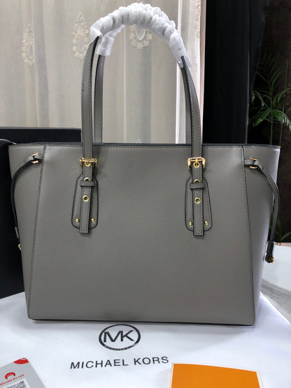 Michael Kors Voyager Tote Bag