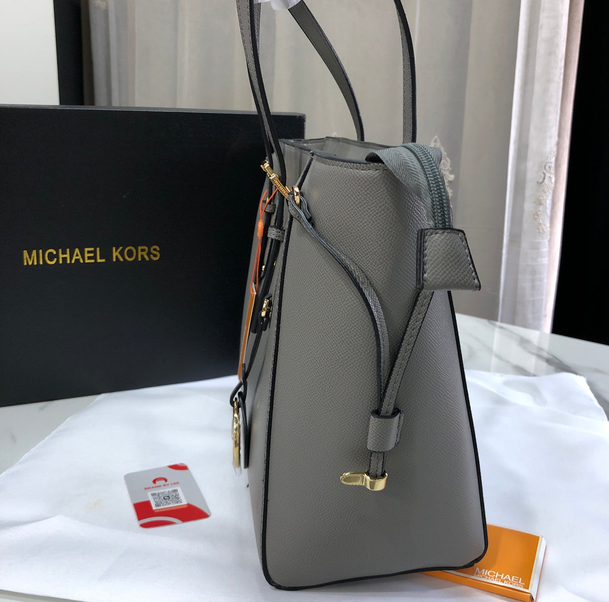 Michael Kors Voyager Tote Bag