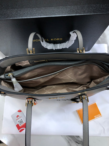 Michael Kors Voyager Tote Bag