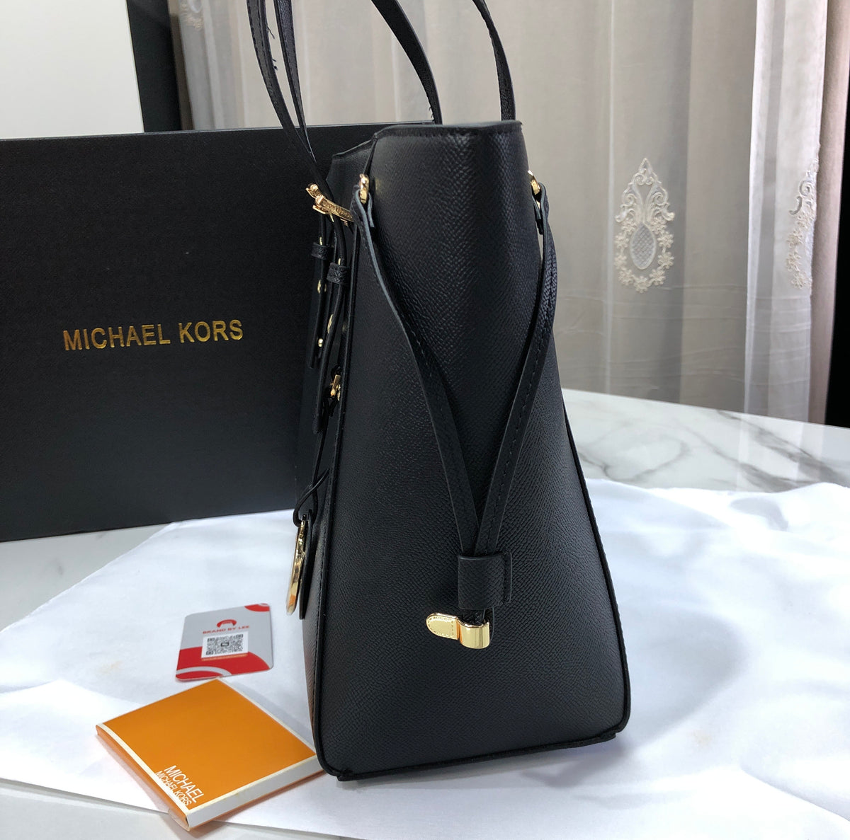 Michael Kors Voyager Tote Bag