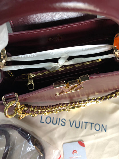Louis Vuitton Capucines East-West BB
